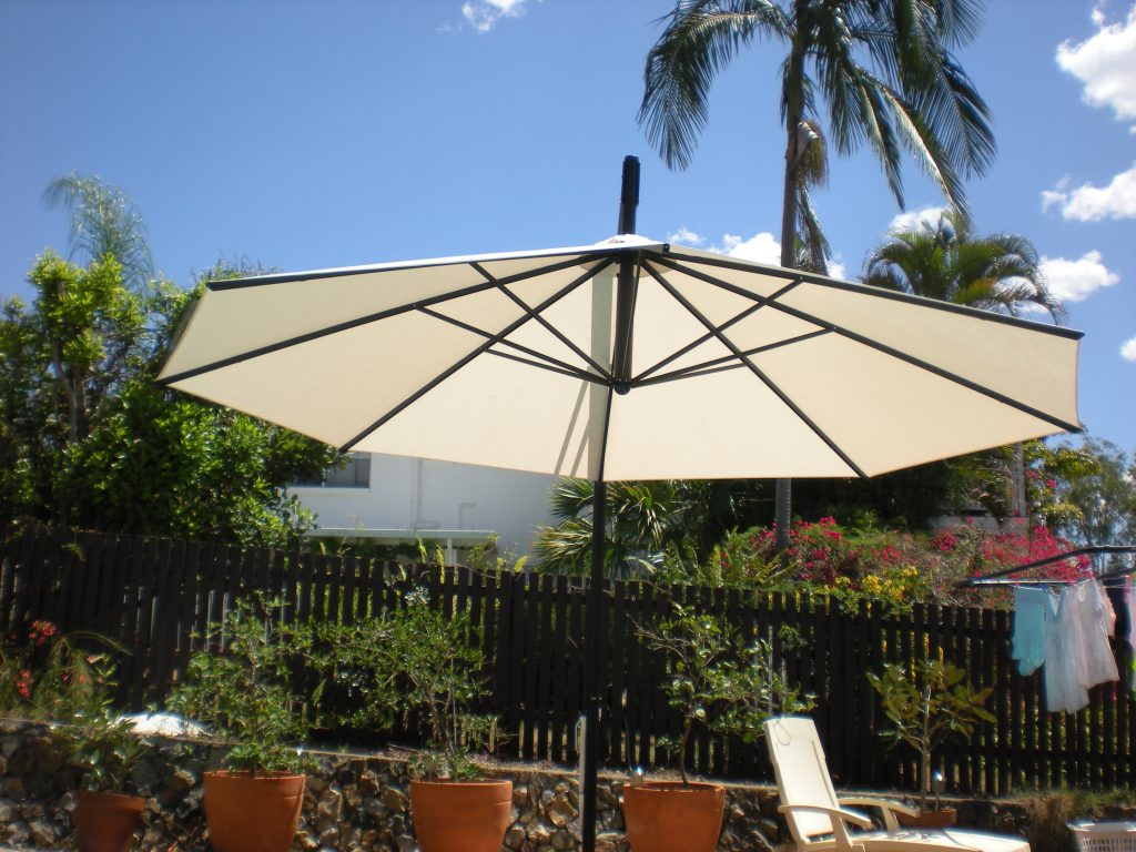 Brisbane Giant Umbrellas | Big Umbrellas for Pools
